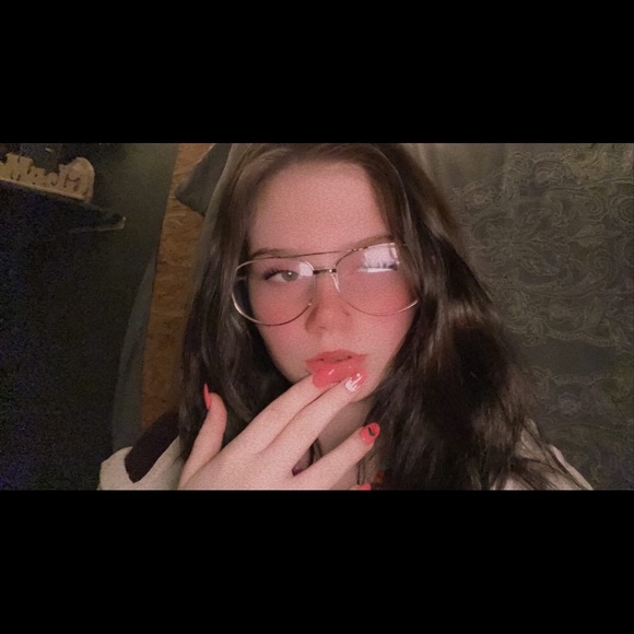 Meet your Posher, Allanah - Picture 1 of 1